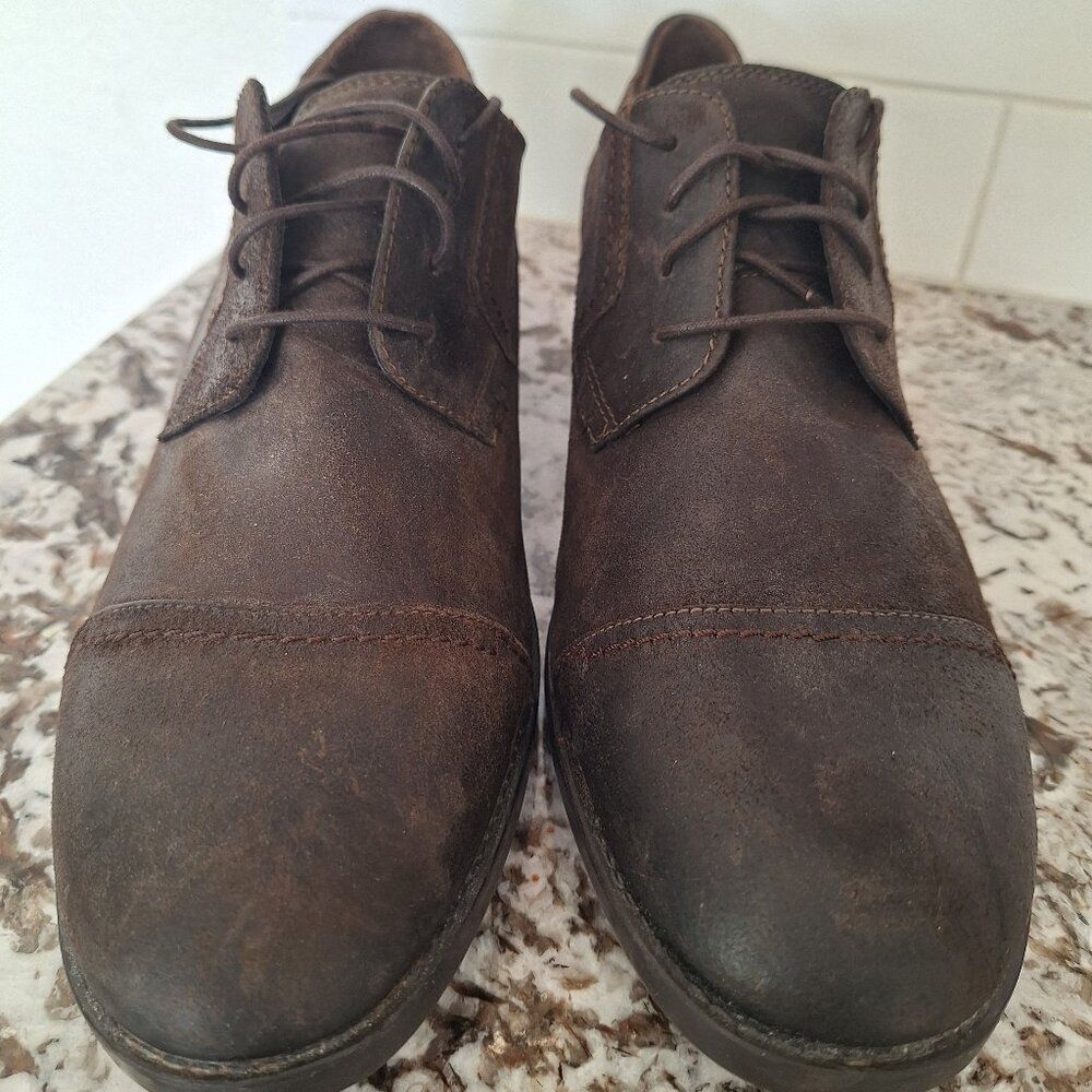 Clarks men’s lace up shoe brown Leather size 12M